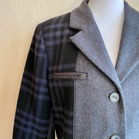 Sundance navy and gray plaid jacket with ribbed cuffs and pockets. Size 6 - Picture 5 of 11